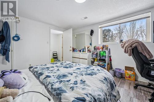 15 Fairview Boulevard, Guelph (Dovercliffe Park/Old University), ON - Indoor Photo Showing Bedroom