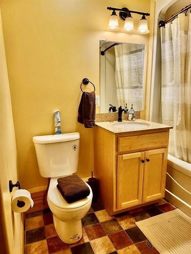 80 Copper Cove, Inglis, MB - Indoor Photo Showing Bathroom