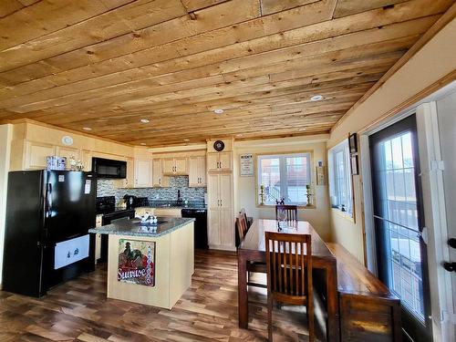 80 Copper Cove, Inglis, MB - Indoor Photo Showing Kitchen