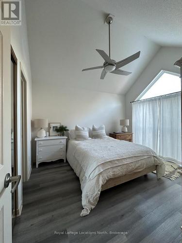 Primary bedroom - 378 Mariners Way, Collingwood, ON - Indoor Photo Showing Bedroom
