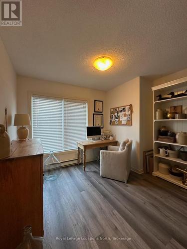 3rd bedroom - 378 Mariners Way, Collingwood, ON - Indoor Photo Showing Living Room