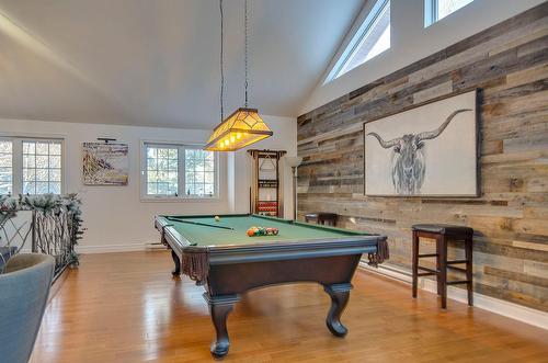 Salle familiale - 138 Ch. Duhamel, Sutton, QC - Indoor Photo Showing Other Room