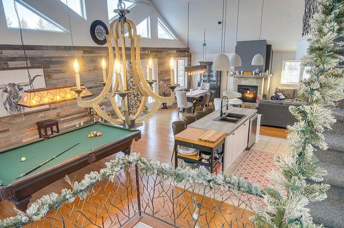 Vue d'ensemble - 138 Ch. Duhamel, Sutton, QC - Indoor Photo Showing Other Room With Fireplace
