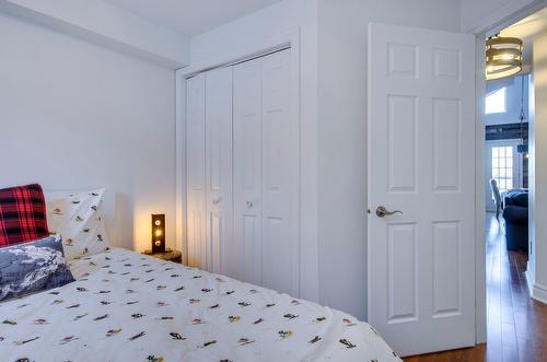 Chambre à coucher - 138 Ch. Duhamel, Sutton, QC - Indoor Photo Showing Bedroom