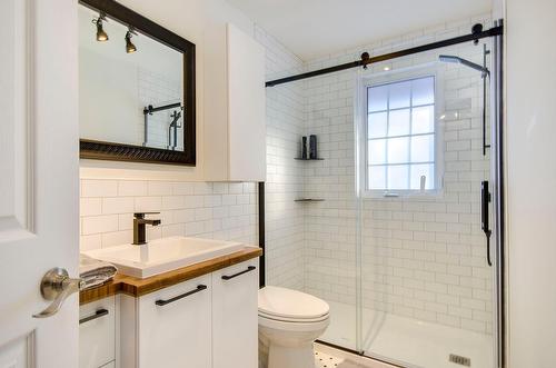 Salle de bains - 138 Ch. Duhamel, Sutton, QC - Indoor Photo Showing Bathroom