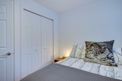 Chambre à coucher - 138 Ch. Duhamel, Sutton, QC - Indoor Photo Showing Bedroom