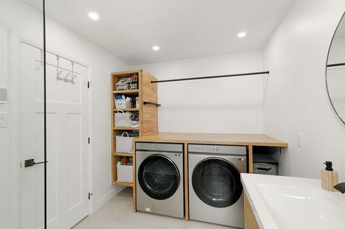 Bathroom - 88 29E Avenue, Saint-Eustache, QC - Indoor Photo Showing Laundry Room