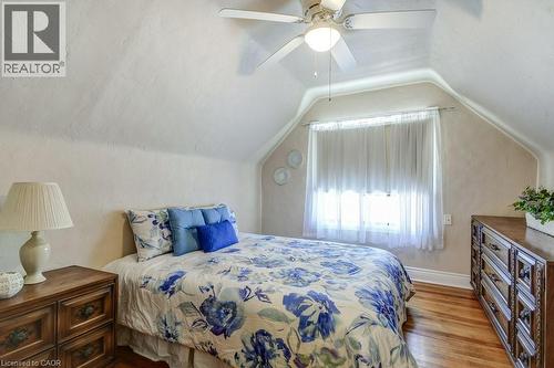 120 Cope Street, Hamilton, ON - Indoor Photo Showing Bedroom