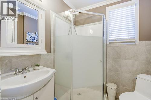 120 Cope Street, Hamilton, ON - Indoor Photo Showing Bathroom