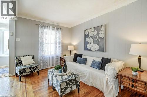 120 Cope Street, Hamilton, ON - Indoor Photo Showing Living Room