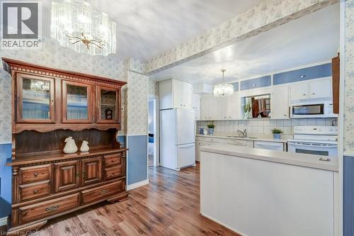 120 Cope Street, Hamilton, ON - Indoor Photo Showing Kitchen