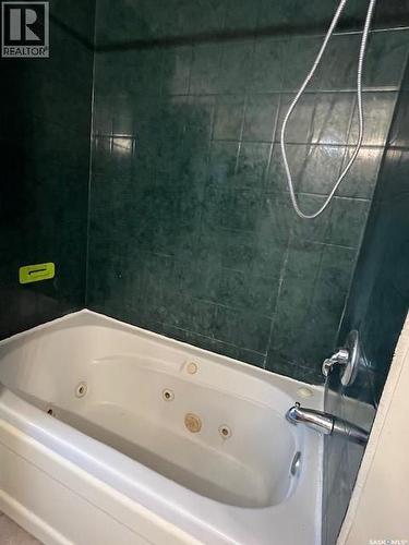 112 Main Street, Harris, SK - Indoor Photo Showing Bathroom