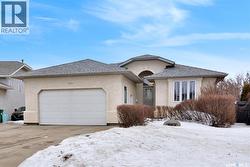 207 Kutz CRESCENT  Saskatoon, SK S7N 4S5