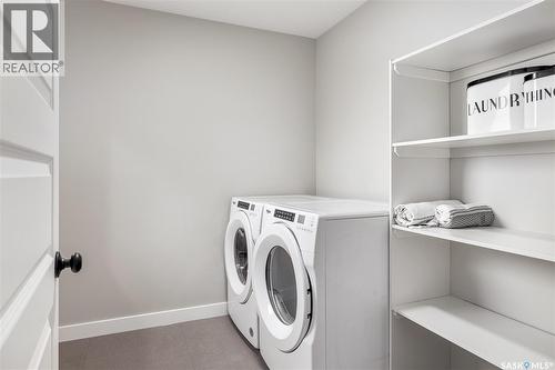 319 Asokan Bend, Saskatoon, SK - Indoor Photo Showing Laundry Room