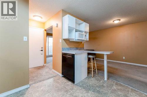 350 33 Avenue Ne, Calgary, AB - Indoor Photo Showing Other Room