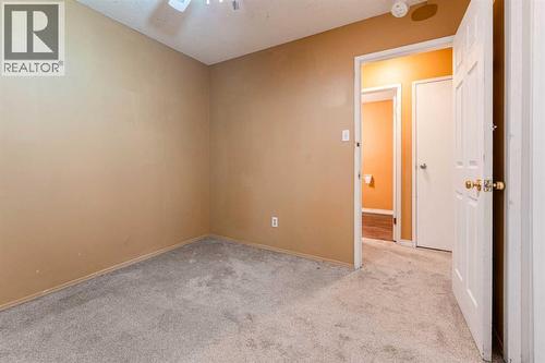 350 33 Avenue Ne, Calgary, AB - Indoor Photo Showing Other Room