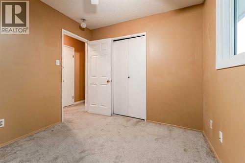 350 33 Avenue Ne, Calgary, AB - Indoor Photo Showing Other Room