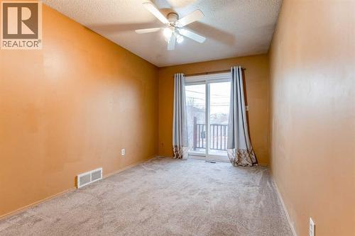 350 33 Avenue Ne, Calgary, AB - Indoor Photo Showing Other Room