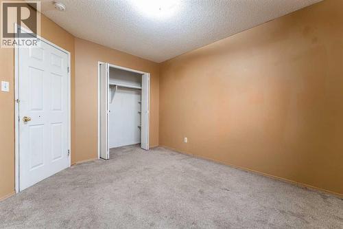 350 33 Avenue Ne, Calgary, AB - Indoor Photo Showing Other Room