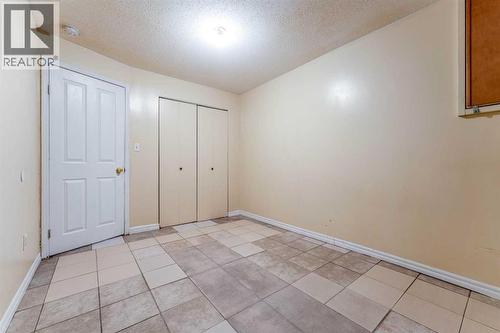 350 33 Avenue Ne, Calgary, AB - Indoor Photo Showing Other Room