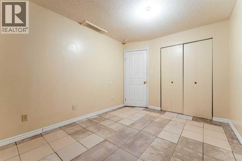 350 33 Avenue Ne, Calgary, AB - Indoor Photo Showing Other Room