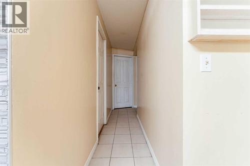 350 33 Avenue Ne, Calgary, AB - Indoor Photo Showing Other Room