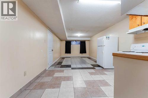 350 33 Avenue Ne, Calgary, AB - Indoor