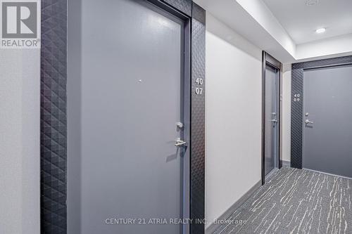 4007 - 8 WELLESLEY STREET W  Toronto, ON M4Y 0J5