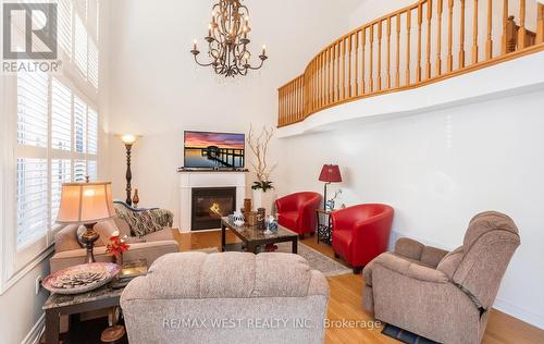 4653 Colombo Crescent, Mississauga, ON - Indoor Photo Showing Living Room With Fireplace