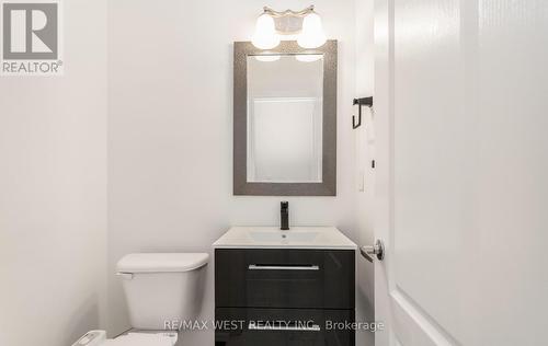 4653 Colombo Crescent, Mississauga, ON - Indoor Photo Showing Bathroom
