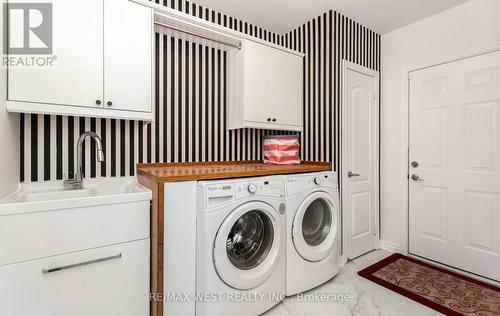 4653 Colombo Crescent, Mississauga, ON - Indoor Photo Showing Laundry Room