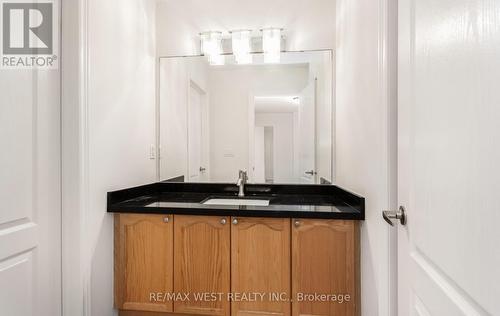 4653 Colombo Crescent, Mississauga, ON - Indoor Photo Showing Bathroom