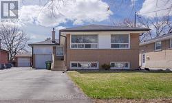 55 BRIDGENORTH CRESCENT  Toronto, ON M9V 2M5