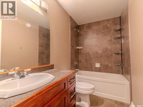 1804 1St Avenue N, Saskatoon, SK - Indoor Photo Showing Bathroom