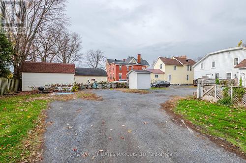 Shared Driveway - 140 Adolphus Street, Cornwall, ON - Outdoor