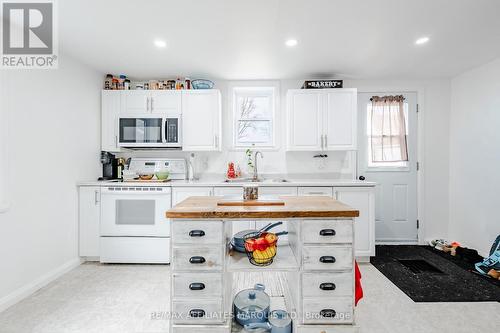 140 Adolphus Street, Cornwall, ON - Indoor Photo Showing Kitchen