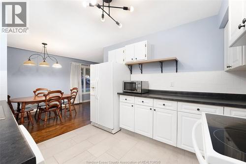 3300 Mark Unit# Main, Windsor, ON - Indoor Photo Showing Kitchen