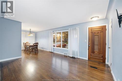 3300 Mark Unit# Main, Windsor, ON - Indoor Photo Showing Living Room