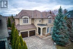 169 SPRING AZURE CRESCENT  Oakville, ON L6L 6V7