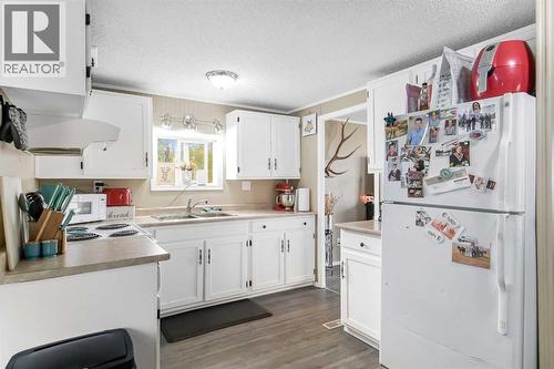 74078 Range Road 13, Debolt, AB - Indoor Photo Showing Kitchen With Double Sink