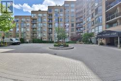 801 - 2511 LAKESHORE ROAD W  Oakville, ON L6L 6L9