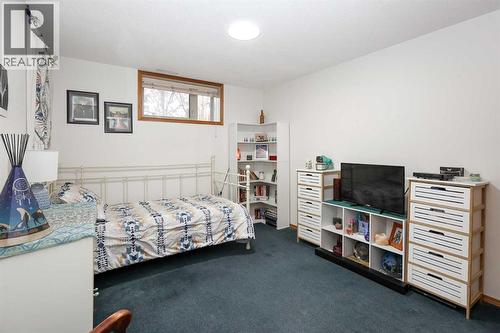 31 Armitage Close, Red Deer, AB - Indoor Photo Showing Bedroom