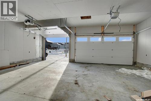 722 Casper Crescent, Warman, SK - Indoor Photo Showing Garage