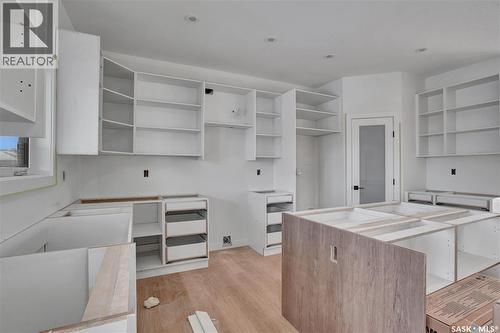 722 Casper Crescent, Warman, SK - Indoor Photo Showing Kitchen