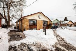 121 PANDORA CIRCLE  Toronto, ON M1H 1V8