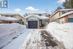 56 SHAKESPEARE CRESCENT  Barrie, ON L4N 6C1