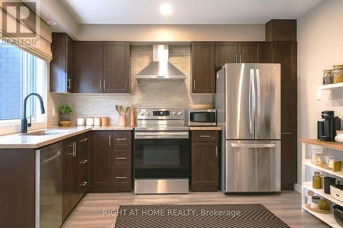 347 Zephyr Avenue, Ottawa, ON - Indoor Photo Showing Kitchen With Upgraded Kitchen