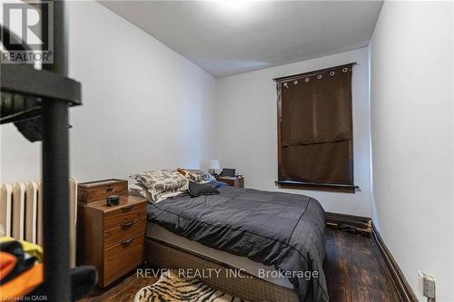 25 West Avenue S, Hamilton, ON - Indoor Photo Showing Bedroom
