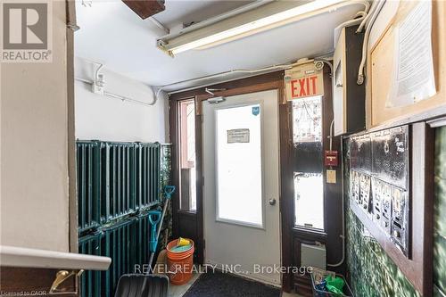 25 West Avenue S, Hamilton, ON - Indoor Photo Showing Other Room