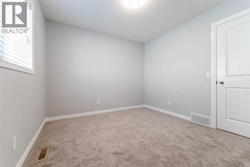 10 Everglen Crescent Sw, Calgary, AB - Indoor Photo Showing Other Room